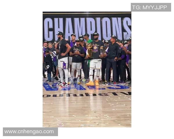 詹姆斯带领湖人豪取五连胜,力压快船登顶西部榜首 詹姆斯带领湖人豪取五连胜,力压快船登顶西部榜首